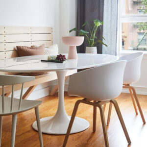 mesa-oval-52-ideias-para-ganhar-espaco-na-sala-de-jantar-2